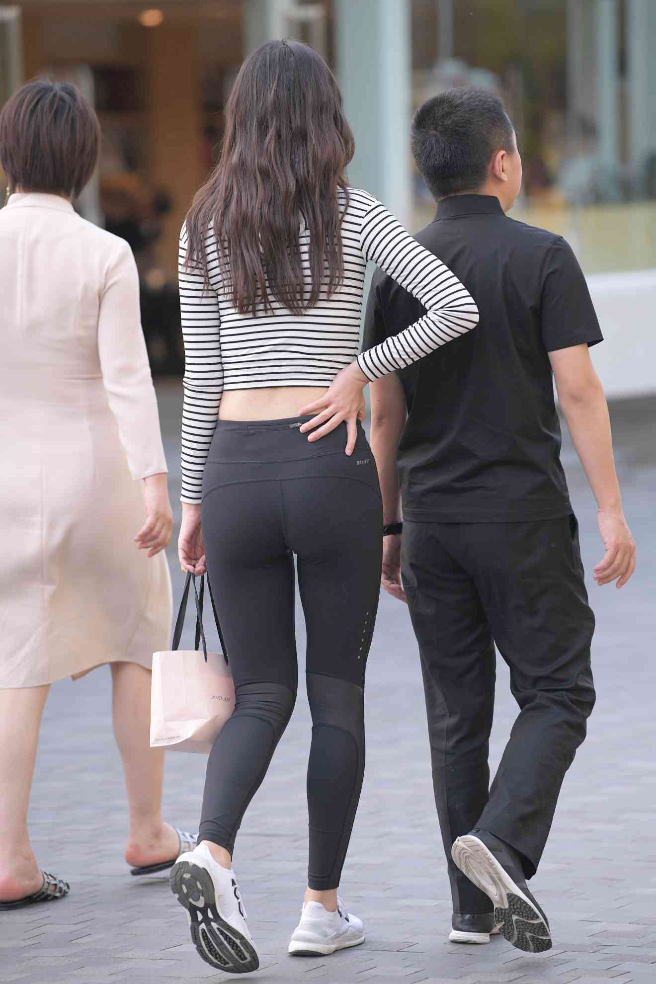 图片[3]-【免费】逛街的瑜伽裤女人【23P】04033-萌素素