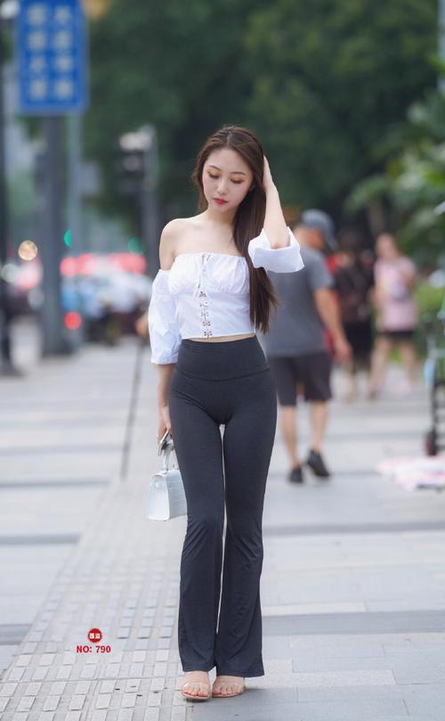 身材非常哇塞的瑜伽裤女孩  J1333 521P6V-21.6GB-萌素素