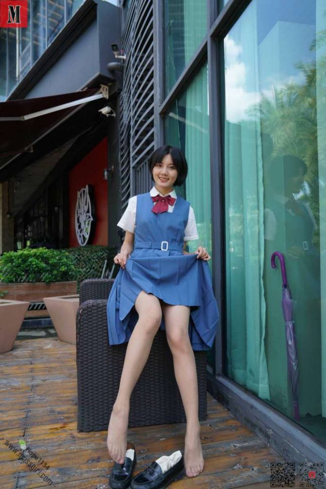 一副学生模样的短发姑娘【112P】20023-萌素素