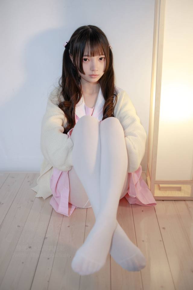 好像有什么心事的白丝双马尾女孩【59P】20022-萌素素