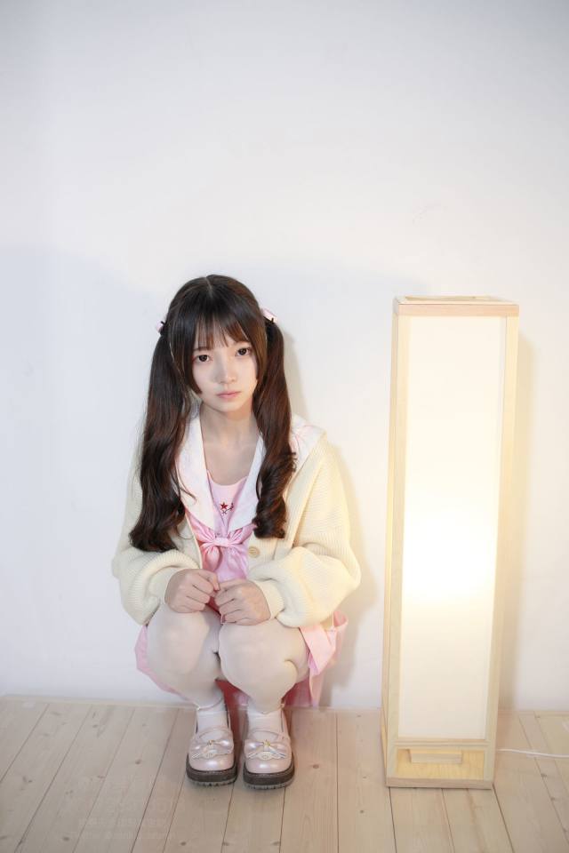 图片[2]-好像有什么心事的白丝双马尾女孩【59P】20022-萌素素