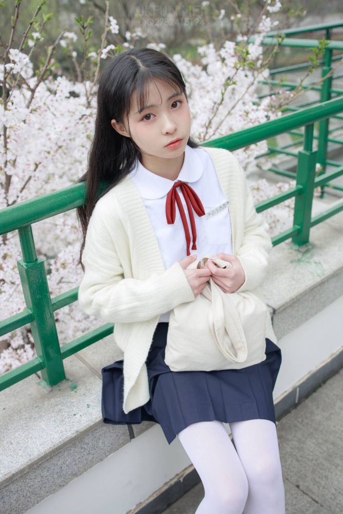 甜美可人的白丝姑娘【127P】20011-萌素素
