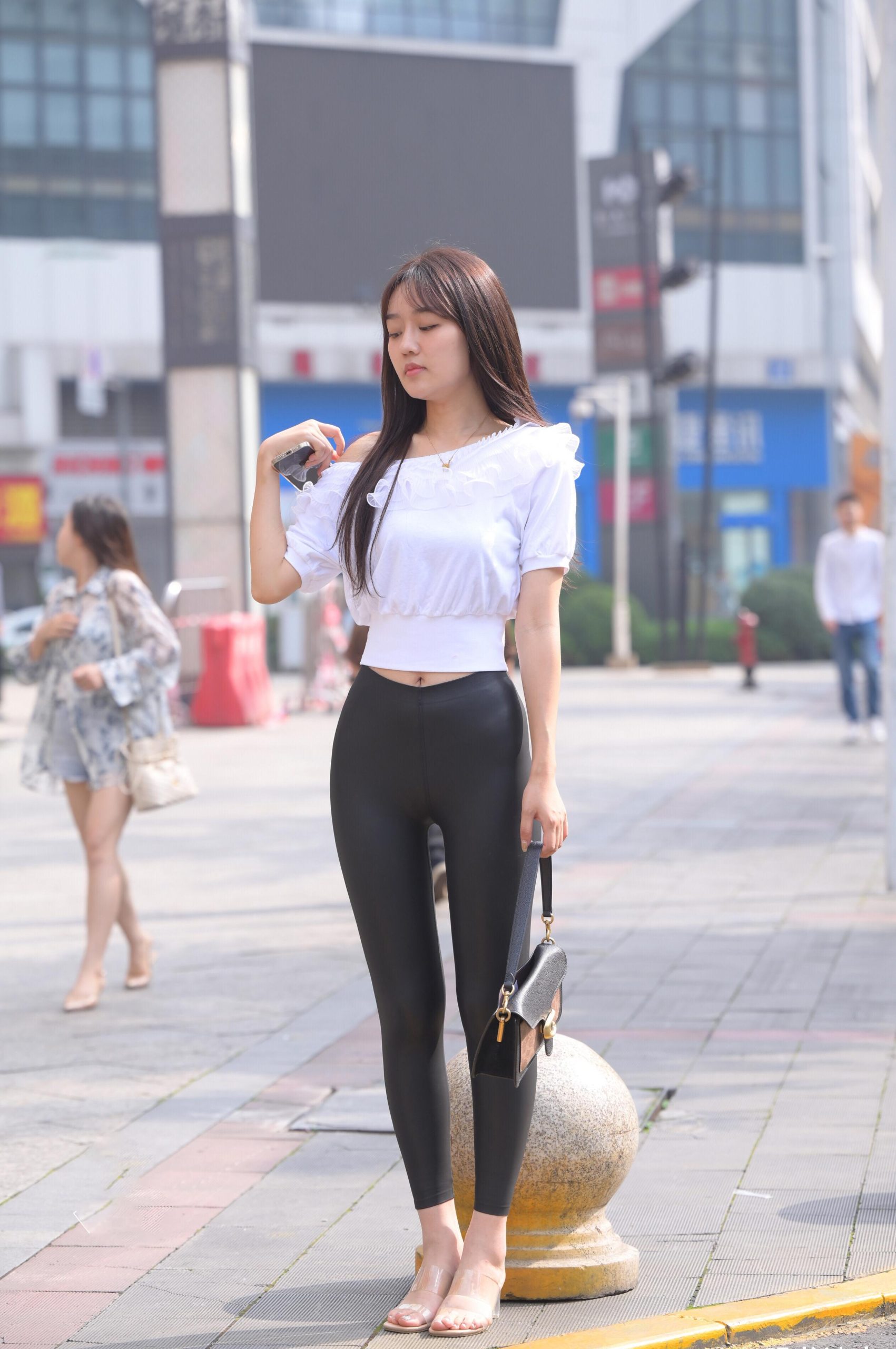 图片[4]-笑容非常甜美且治愈的皮裤女孩 J1945 751P1V-22.1GB-萌素素