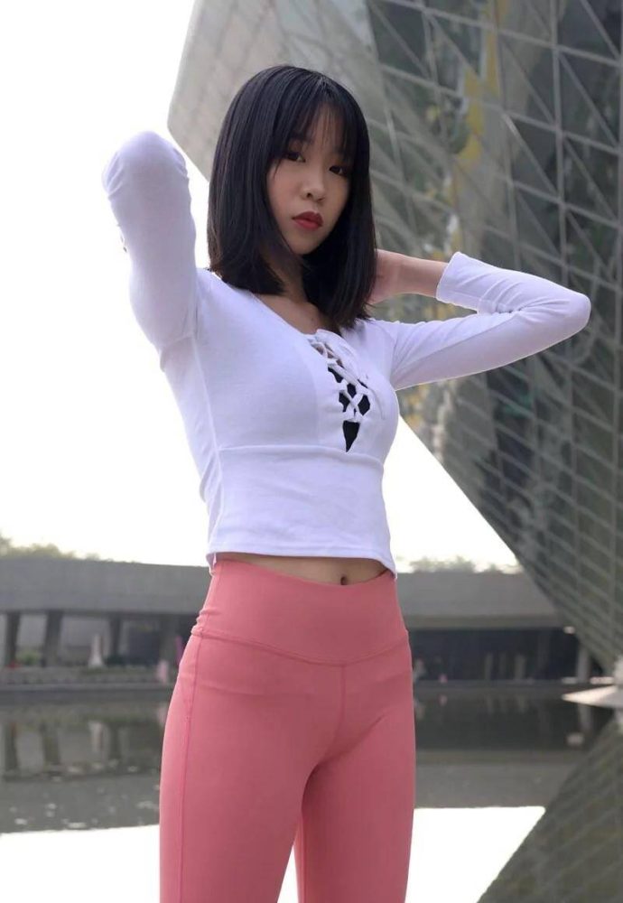 粉色瑜伽裤年轻女孩 J1311 417P17V-14.9GB-萌素素