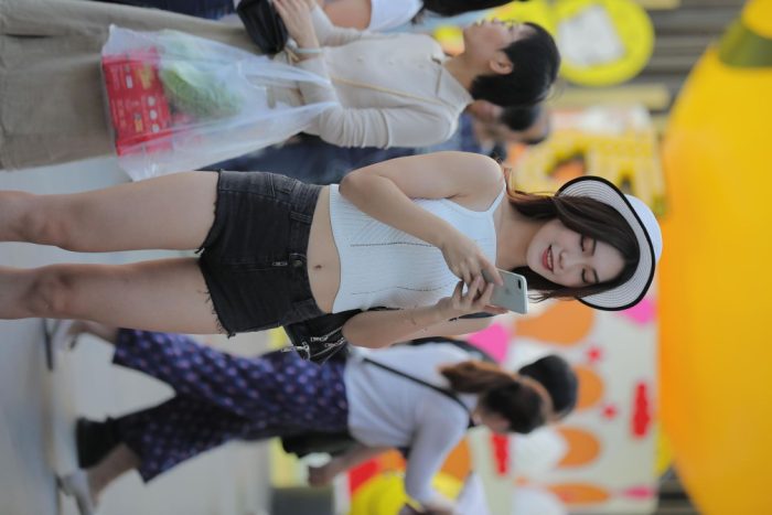 非常时尚阳光的牛仔热裤女孩【808P】00064-萌素素