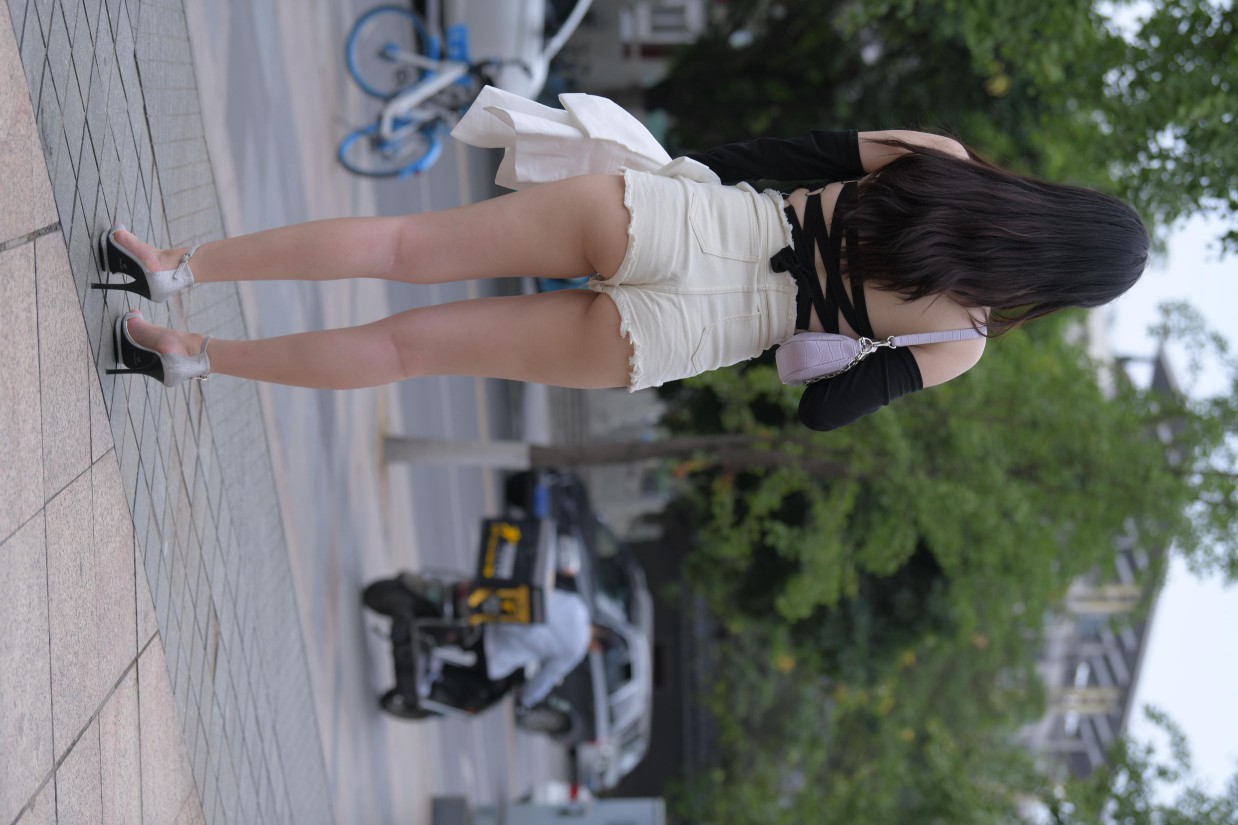 图片[5]-白色短裤的女生笑的很开心【177P】00035-萌素素