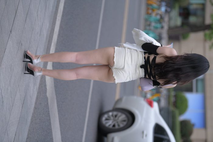 长发飘飘的白色热裤美丽女孩【49P】00029-萌素素