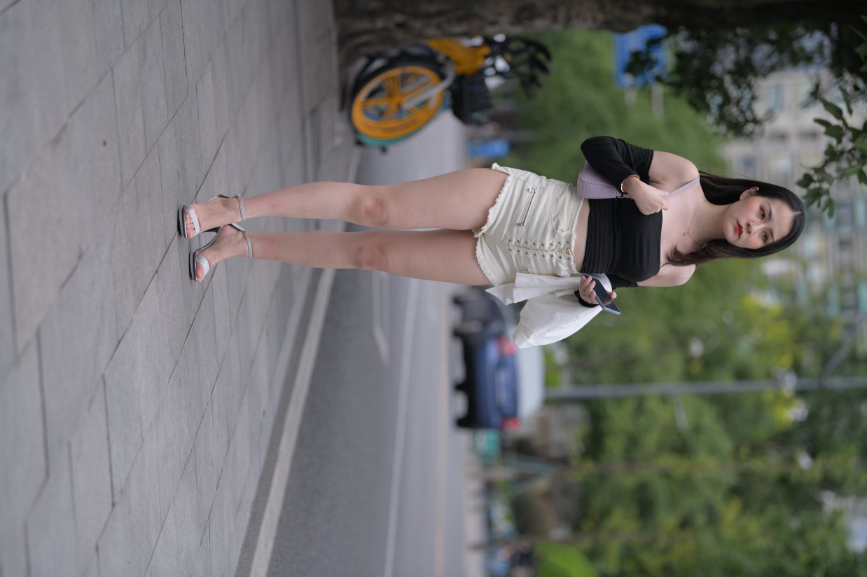 图片[4]-长发飘飘的白色热裤美丽女孩【49P】00029-萌素素