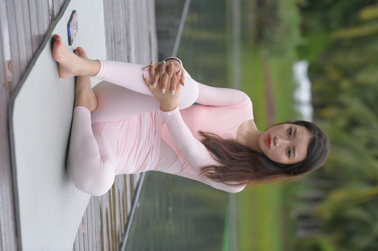 图片[7]-很漂亮眼睛也很大的白色瑜伽裤女孩【249P】00063-萌素素