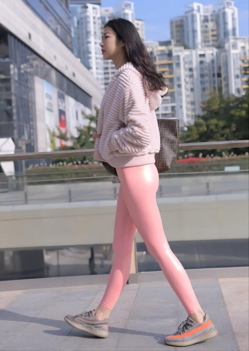 图片[2]-粉红色紧身裤的女孩 J1482 365P2V-18.1GB-萌素素