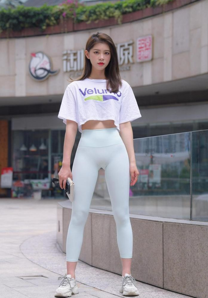 这个瑜伽裤女孩真的很漂亮 J1960 815P1V-28.9GB-萌素素