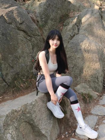 图片[7]-爱爬山的瑜伽裤MM，太甜美了！~-萌素素