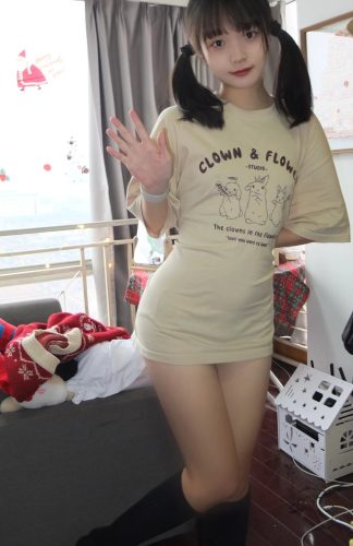 图片[9]-网格丝袜的清纯双马尾小姑娘-萌素素